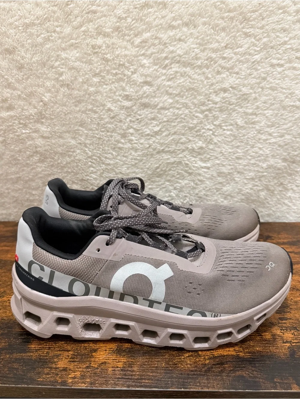 On Running Shoes Mens 9 Cloudmonster Cinder Fog Grey Performance Athletic Gym
